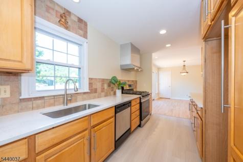 4 Van Duyne Avenue Riverdale NJ 07457