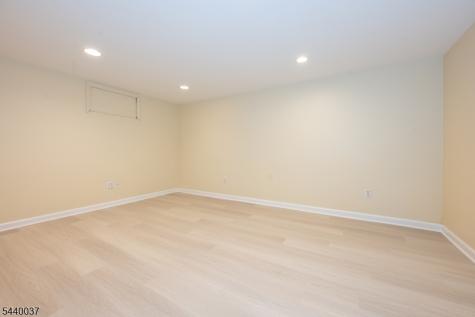 4 Van Duyne Avenue Riverdale NJ 07457
