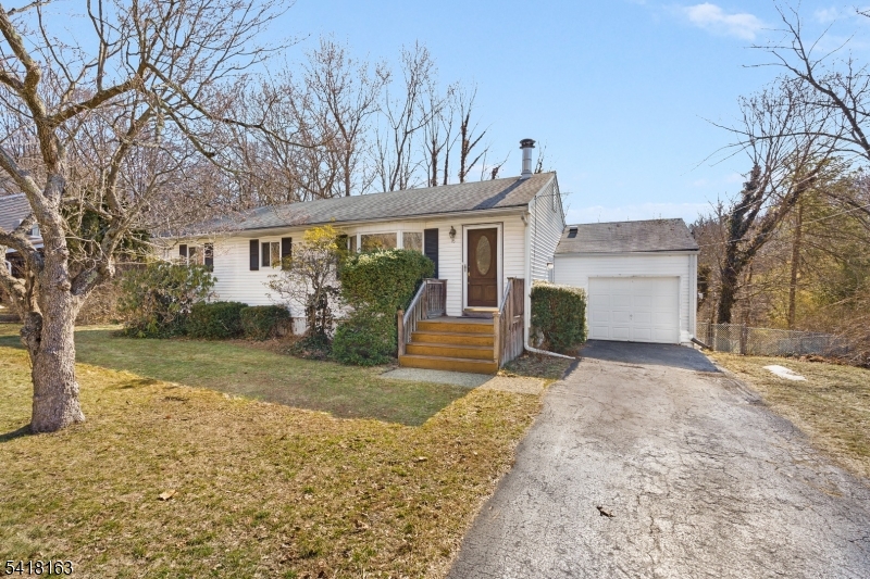 18 Kendall Drive Ringwood NJ 07456