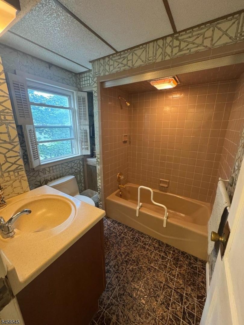 214 Boyle Avenue Totowa NJ 07512