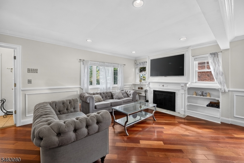31 Freeman Place Nutley NJ 07110