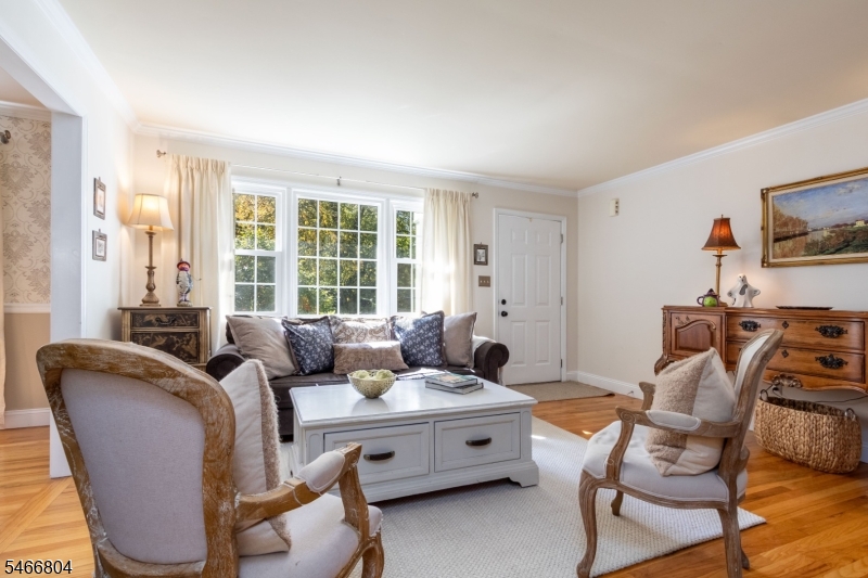 8 Prescott Circle Clinton NJ 08833