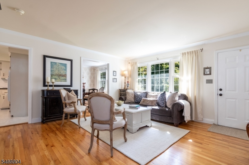 8 Prescott Circle Clinton NJ 08833