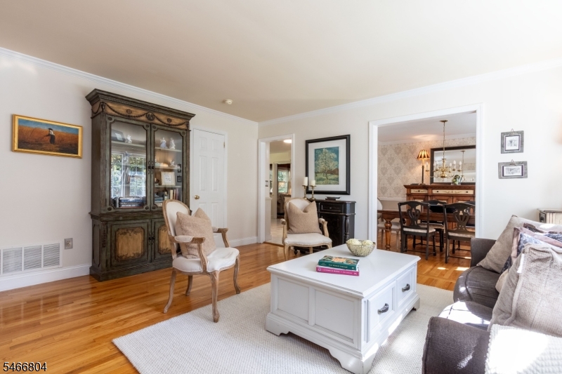 8 Prescott Circle Clinton NJ 08833