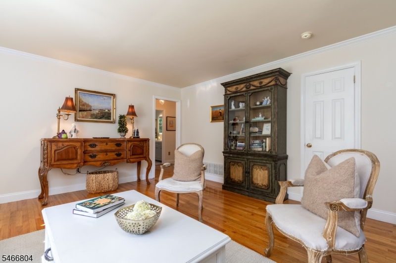 8 Prescott Circle Clinton NJ 08833