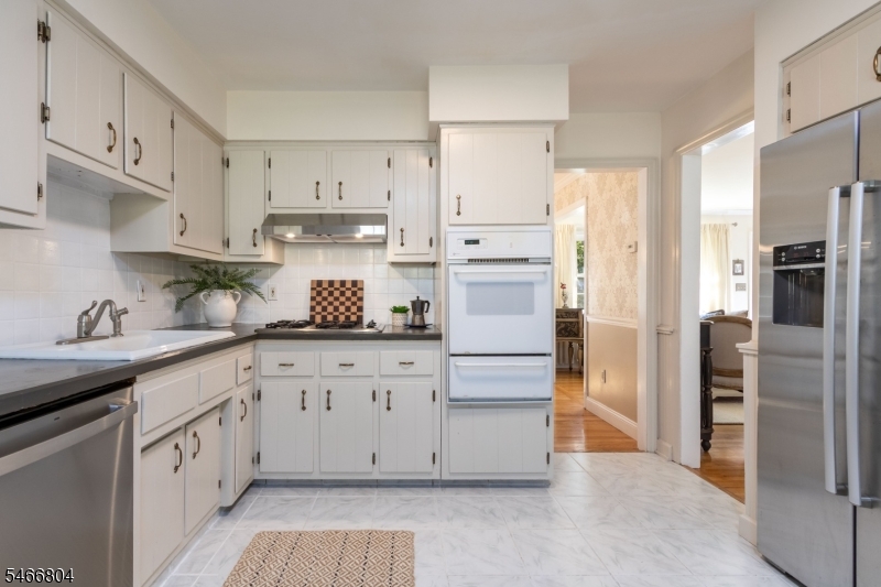 8 Prescott Circle Clinton NJ 08833