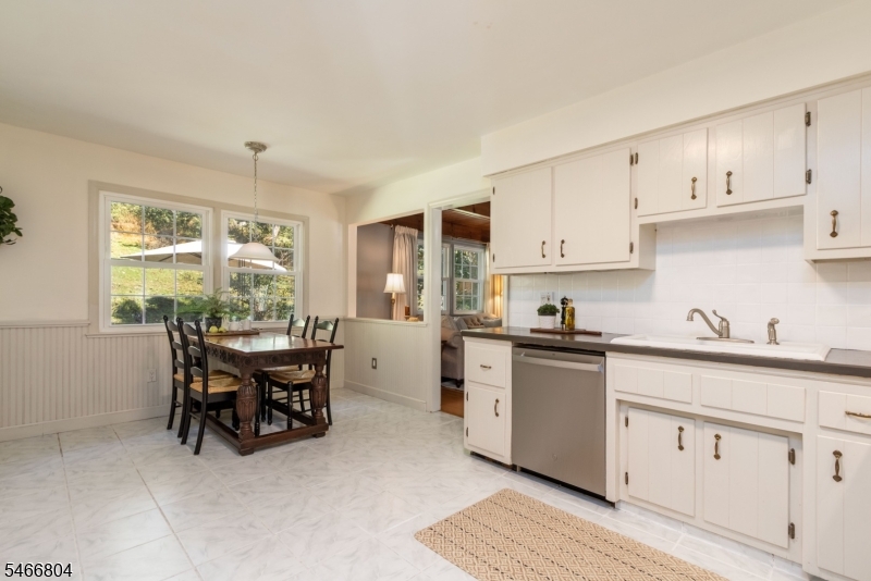 8 Prescott Circle Clinton NJ 08833