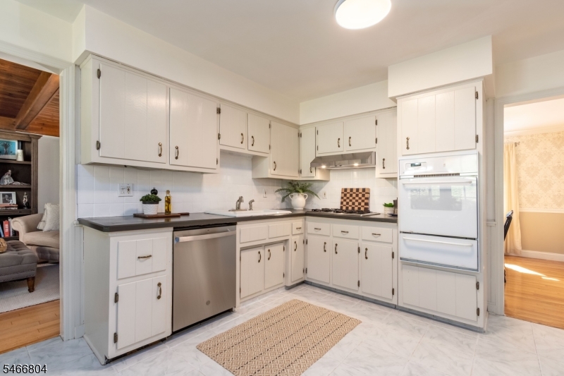 8 Prescott Circle Clinton NJ 08833