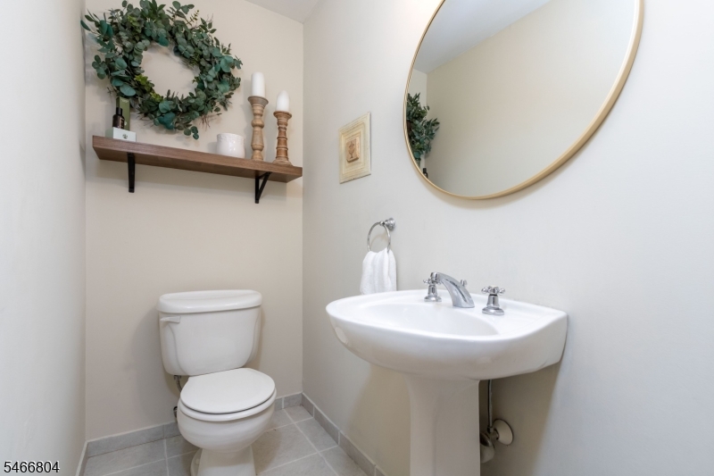 8 Prescott Circle Clinton NJ 08833