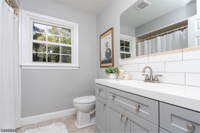 8 Prescott Circle Clinton NJ 08833