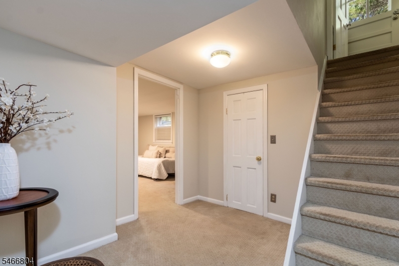 8 Prescott Circle Clinton NJ 08833