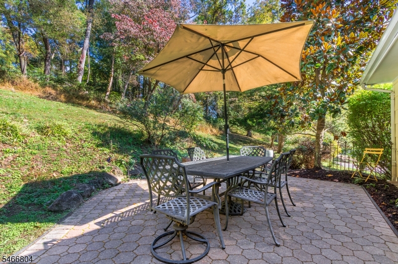 8 Prescott Circle Clinton NJ 08833