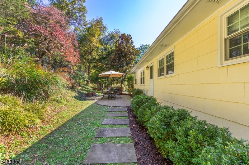 8 Prescott Circle Clinton NJ 08833
