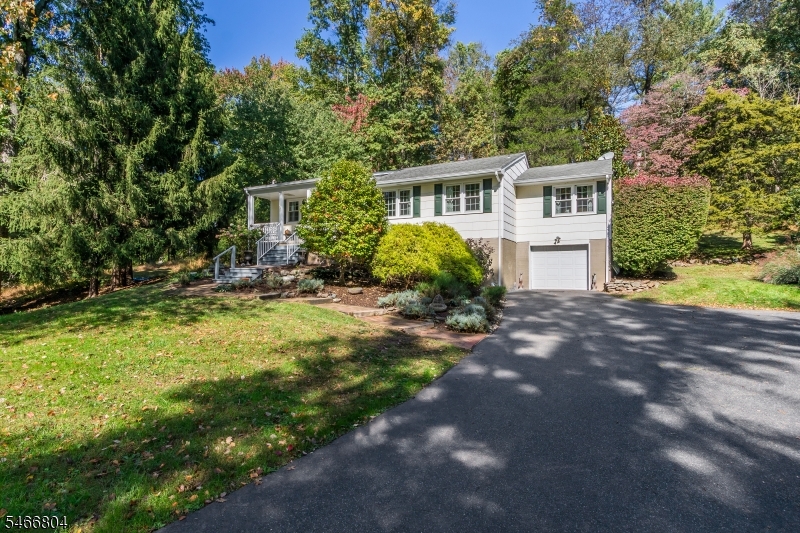 8 Prescott Circle Clinton NJ 08833