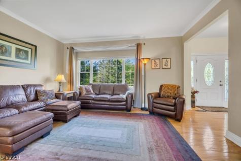 16 Hughey Lane Hillsborough NJ 08844