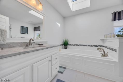 16 Hughey Lane Hillsborough NJ 08844