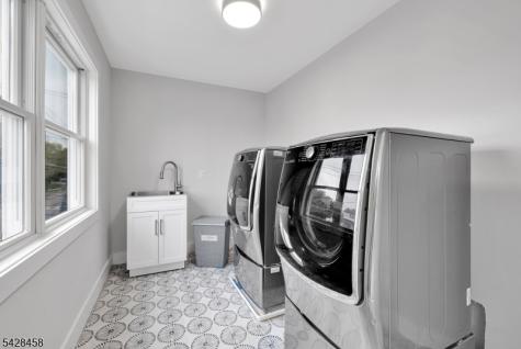 448 Fern Avenue Lyndhurst NJ 07071