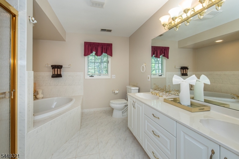 11 Rosewood Lane Denville NJ 07834