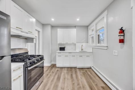 425 Mercer Avenue Roselle NJ 07203