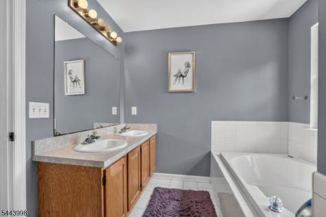 33 Summit Road Green NJ 07821