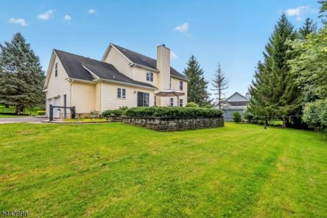 33 Summit Road Green NJ 07821