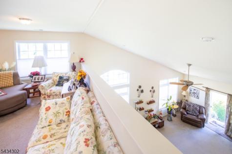22 Bluffs Court Hamburg NJ 07419