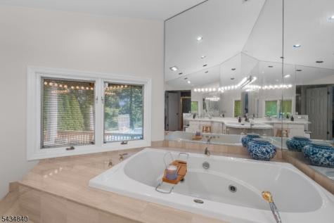 70 Lennon Place Clifton NJ 07013