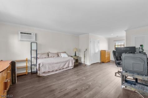 70 Lennon Place Clifton NJ 07013