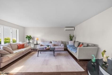 70 Lennon Place Clifton NJ 07013