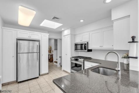 31 Monhegan Avenue Wayne NJ 07470