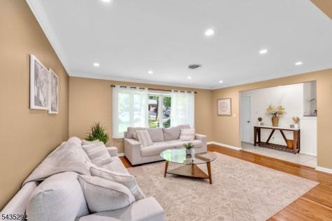 31 Monhegan Avenue Wayne NJ 07470