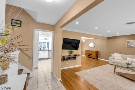 31 Monhegan Avenue Wayne NJ 07470