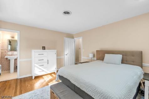 31 Monhegan Avenue Wayne NJ 07470