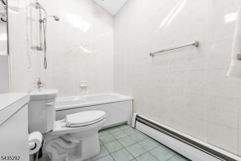 31 Monhegan Avenue Wayne NJ 07470