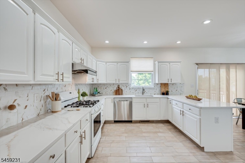 4 Avery Court Bridgewater NJ 08807