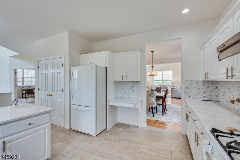 4 Avery Court Bridgewater NJ 08807