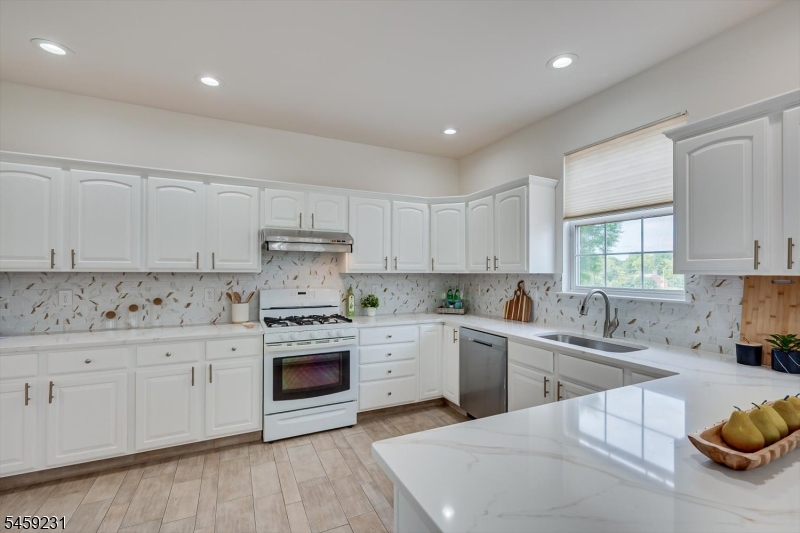 4 Avery Court Bridgewater NJ 08807