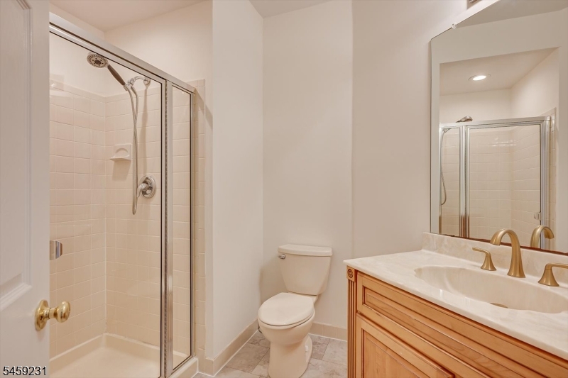 4 Avery Court Bridgewater NJ 08807