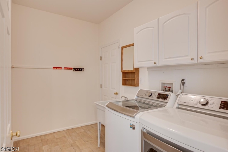 4 Avery Court Bridgewater NJ 08807