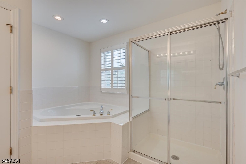 4 Avery Court Bridgewater NJ 08807