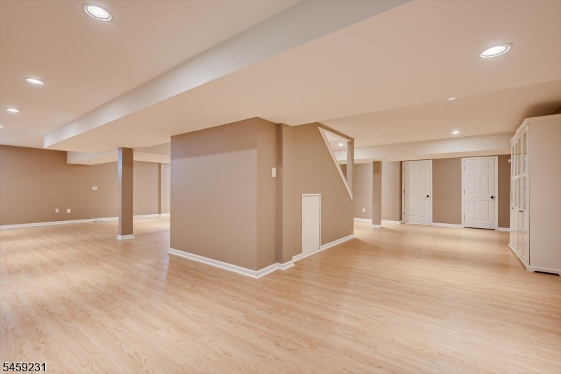 4 Avery Court Bridgewater NJ 08807