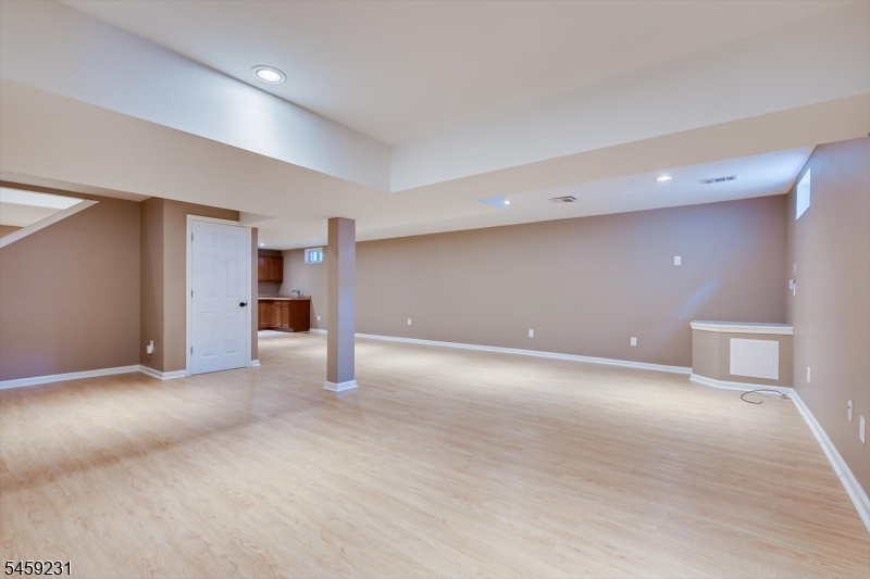 4 Avery Court Bridgewater NJ 08807