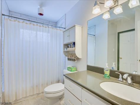 38 Karen Place Edison NJ 08817
