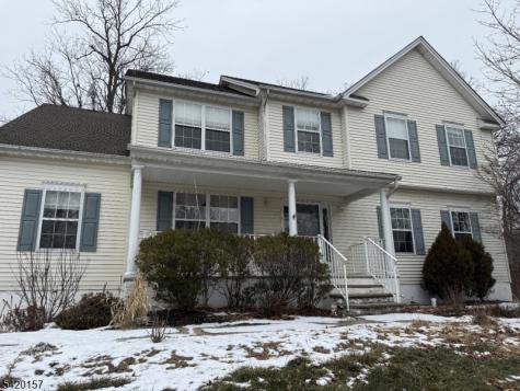 39 Canterbury Lane Mansfield NJ 07840