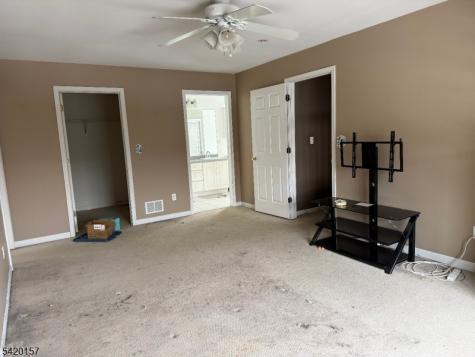 39 Canterbury Lane Mansfield NJ 07840