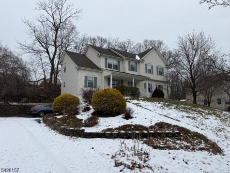39 Canterbury Lane Mansfield NJ 07840