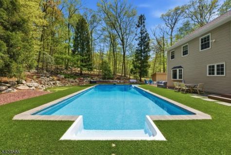 71 Chincopee Road Jefferson NJ 07849