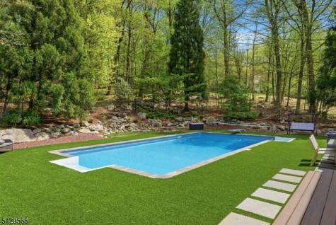 71 Chincopee Road Jefferson NJ 07849