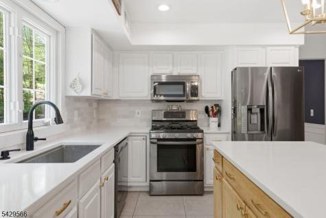 71 Chincopee Road Jefferson NJ 07849