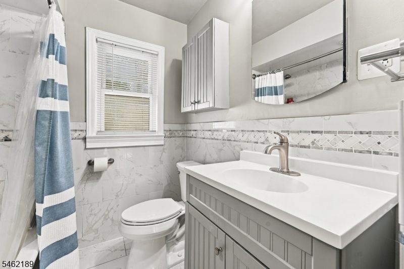 69 Avenue C Lodi NJ 07644